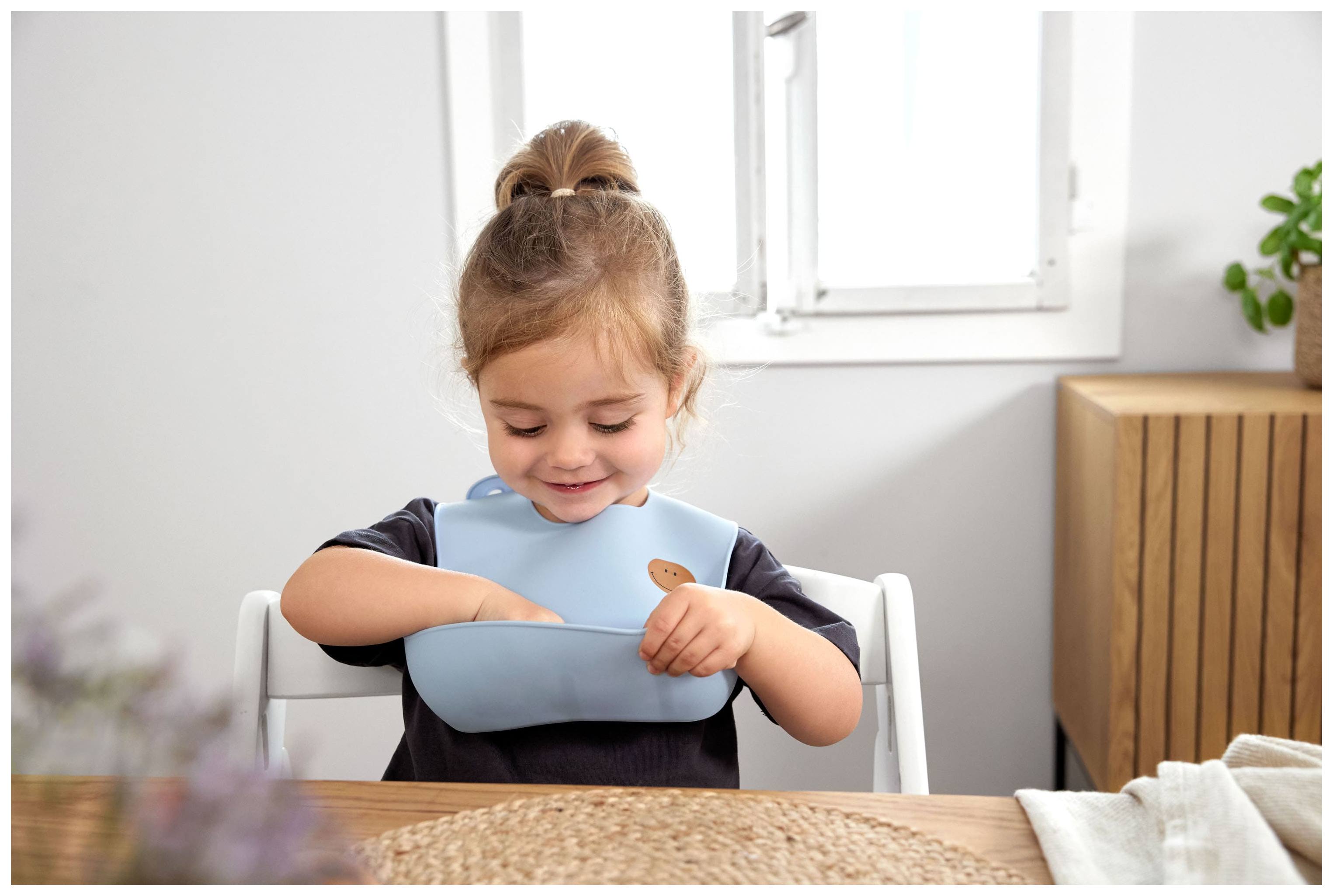 Lässig Lätzchen Silikon Happy Rascals Smile sky blue